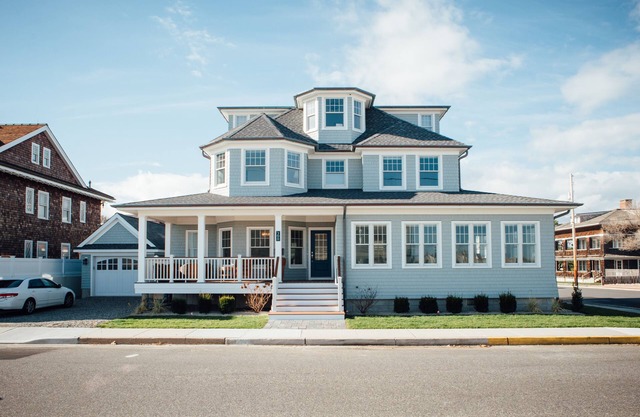 200 Yards from Beach Entrance