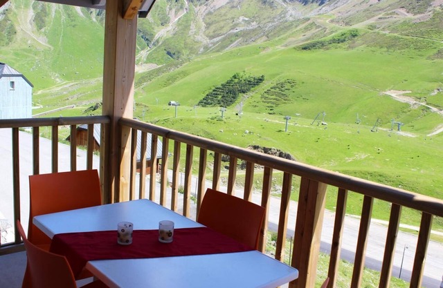 200m from shops, swimming pool, terrace, parking, tv, ski locker, 45m², Barèges/La Mongie