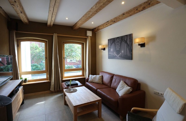 2017 ecologically renovated, high quality furnished cottage with yard.