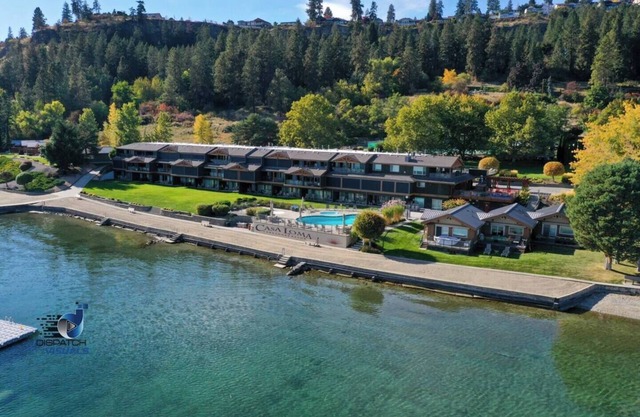 204 - Modern Chic Home with Scenic View