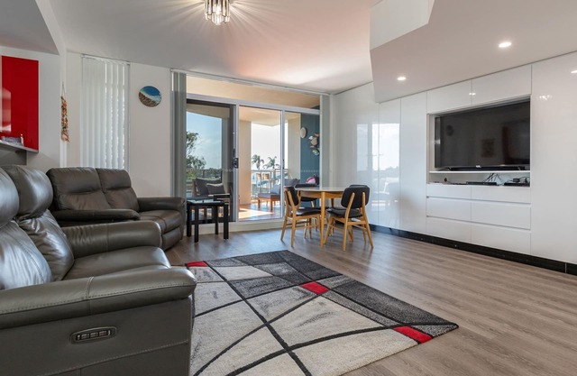 204 Sunrise Apartments