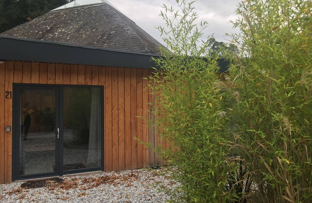 21-Cottage-Family-Ensuite with Shower-Garden view
