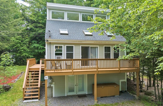 216 Jones: 2 BR, 2 BA House in Moultonborough, Sleeps 6