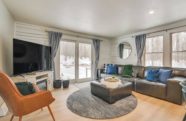 22 Mi to Boyne Mountain: Home w/Fire Pit!