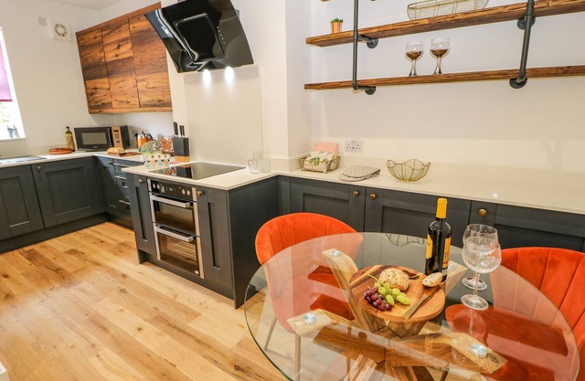 23A HIGH STREET, with a garden in Edwinstowe