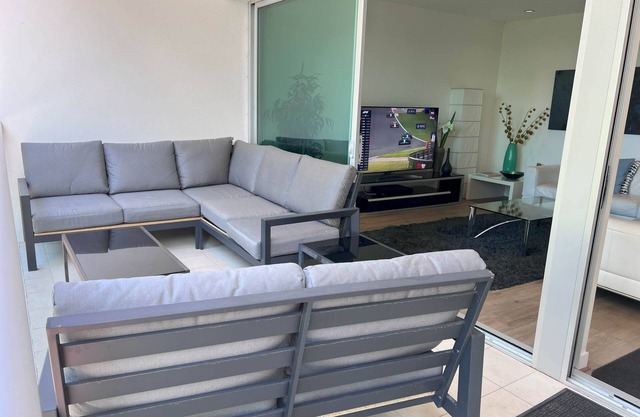 25 + 26 The Breeze Combo for 14 guests