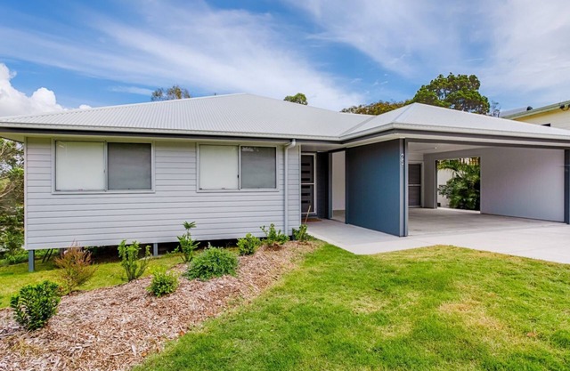 25 Cooloola Drive - Rainbow Beach. Stunning, Modern, Open Plan Beach House. Wifi.