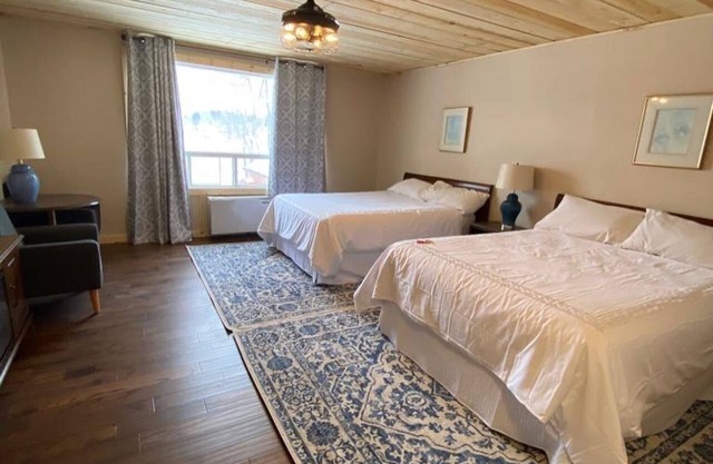 25 French River Rooms