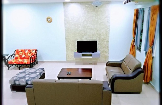 270 Sitiawan Homestay