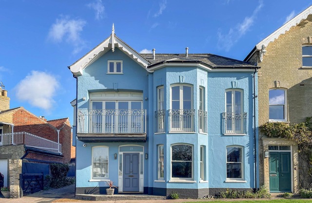 28 SOUTH GREEN, SOUTHWOLD, family friendly in Southwold