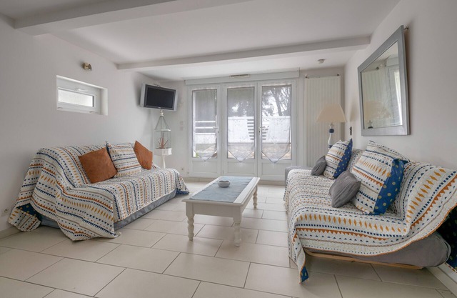 280m from the beach, flat for 4