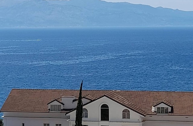2B Sea View apartment for 5p