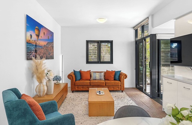 2BDR on Beaufort Street + Parking - Mount Lawley