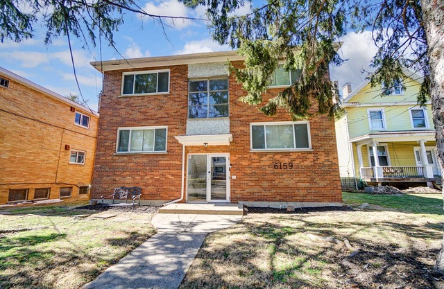 2Bed 1Bath in Pleasant Ridge with, Fireplace, Wet Bar, & Indoor Garage
