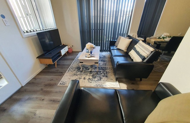 2BR| 1Bath| Brand new |Entire Home @ Oran Park|nFree Parking|Free WiFi|
