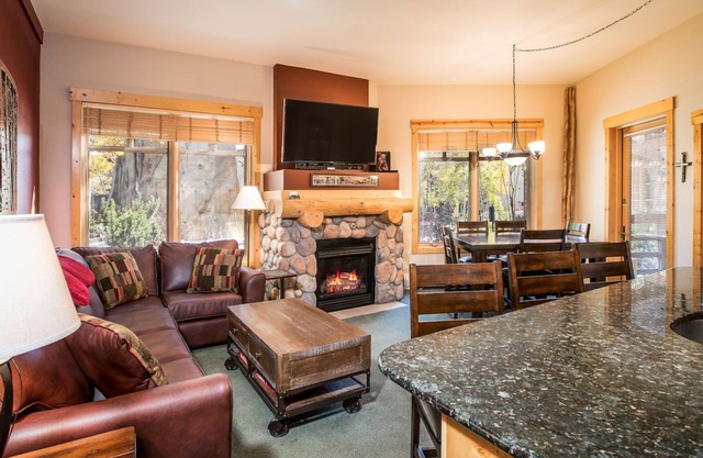 2BR/2BA Tucker Mountain Lodge #111 - 100' to the Lifts!