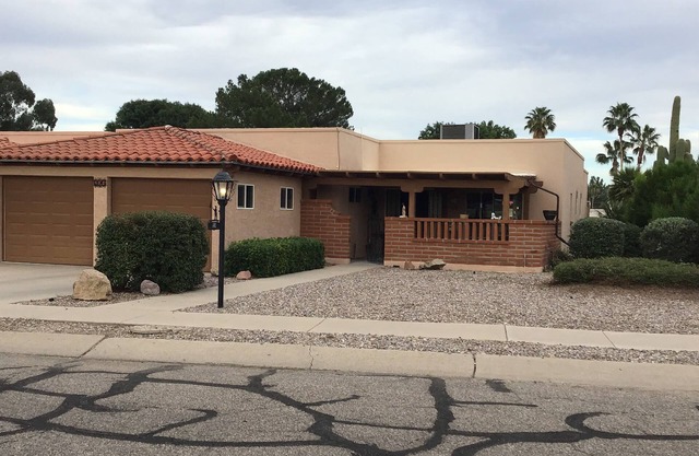 2BR 2BA Walkable Neighborhood Mountain Golf Course View1700sf Large Patio