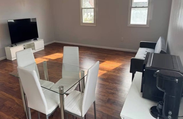 2BR Apartment With Easy Access to NYC