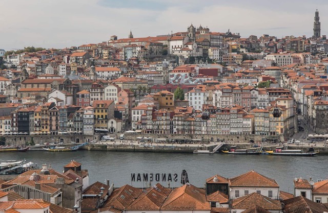 2BR Flat w/AC & Great Views by LovelyStay