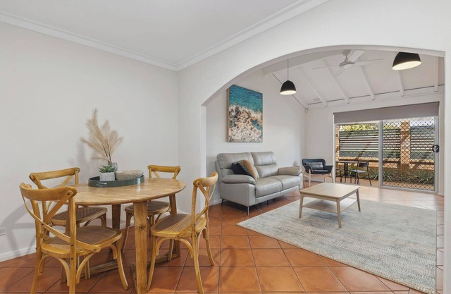 2BR Modern Haven in Inglewood