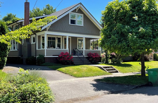 2BR Renovated Craftsman in Historic Sellwood Neighborhood