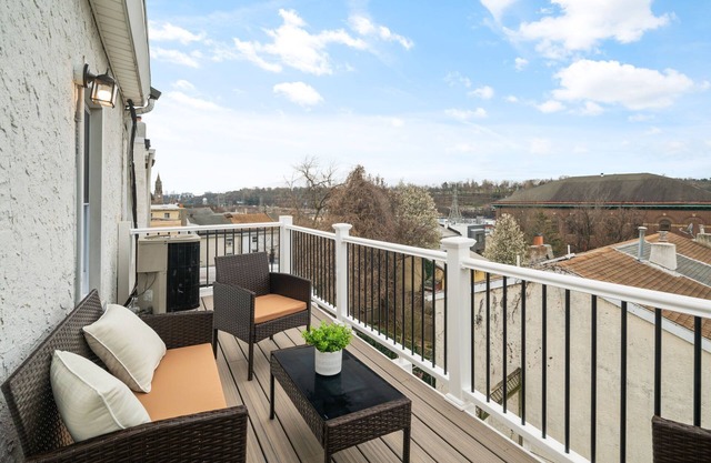 2BR with Balcony, Views & Parking