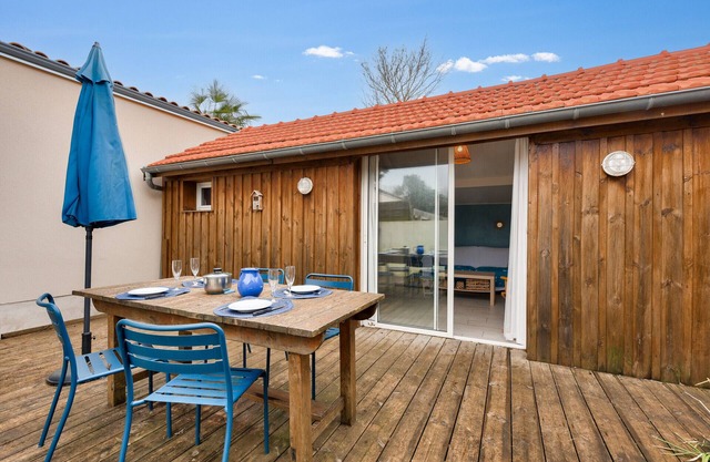 2km from beaches- Bay of Arcachon- Chalet for 2