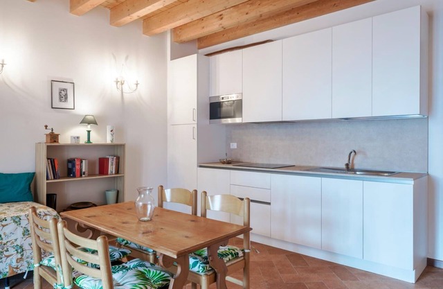 3) 4) Cozy One-Bedroom Apartment in Agriturismo with Queen Bed and Sofa Bed