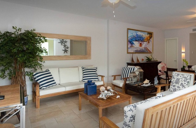 3 Bdr + 3.5 bthr Apt Green view ⛳ & Beach Club Access 🏖️🩴