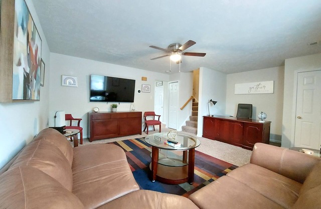 3 Bdr TH Near Historic District Fredericksburg Downtown