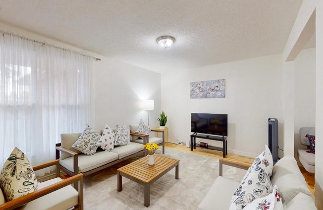 3-Bed 3-Bath Cozy Vacation House in Ajax, Greater Toronto Area, ON, Canada