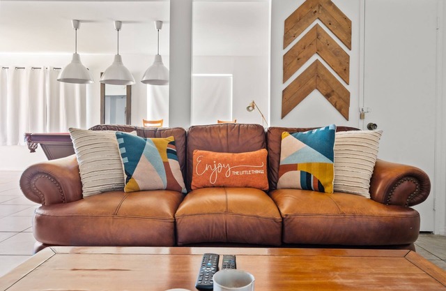 3 Bed Home Joshua Tree - Furnished - Near Hi Desert Medical & JT National Park