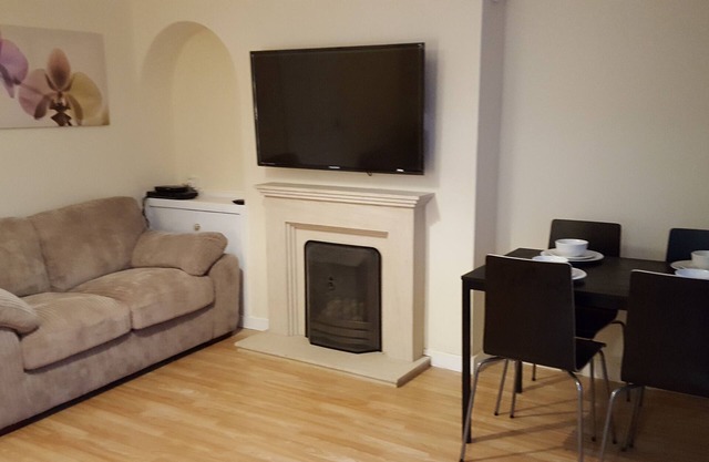3 Bed house, Central Scotland Location, sandwiched between Glasgow & Edinburgh