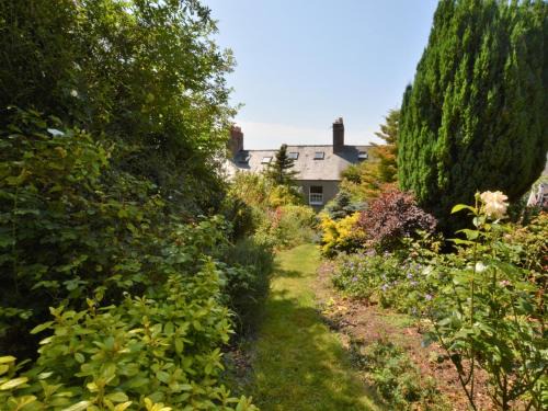 3 Bed in Bothenhampton DC160