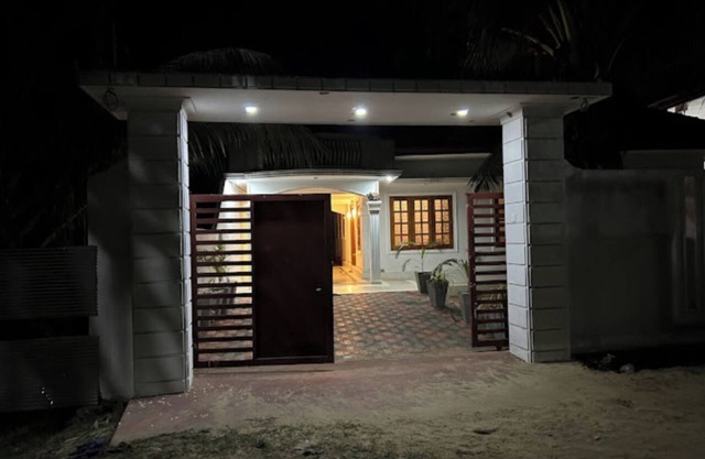 3 bed non AC house with free parking