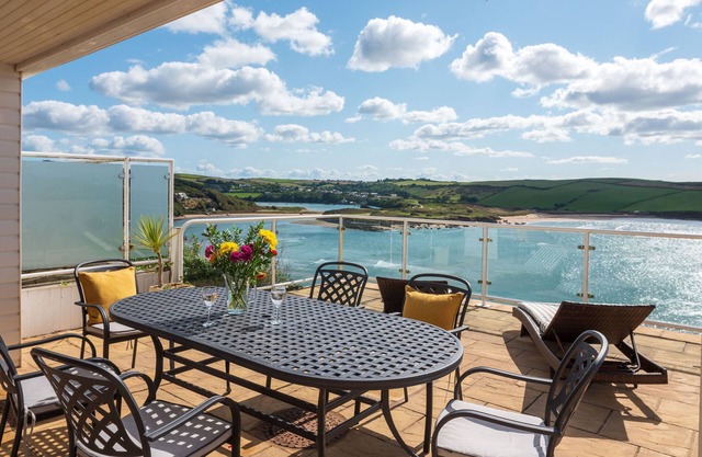 3 bed | stunning sea views & private beach access