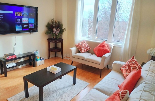 3 Bedr for 6 Sleep townhome in Courtice 15% 0ff