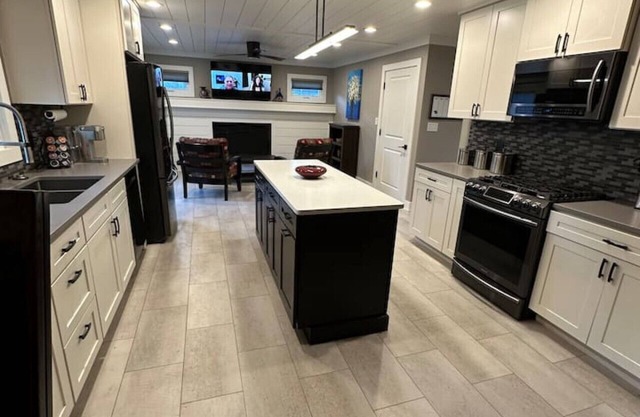 3 Bedroom 1 Bath Pet Friendly 5 min to MU