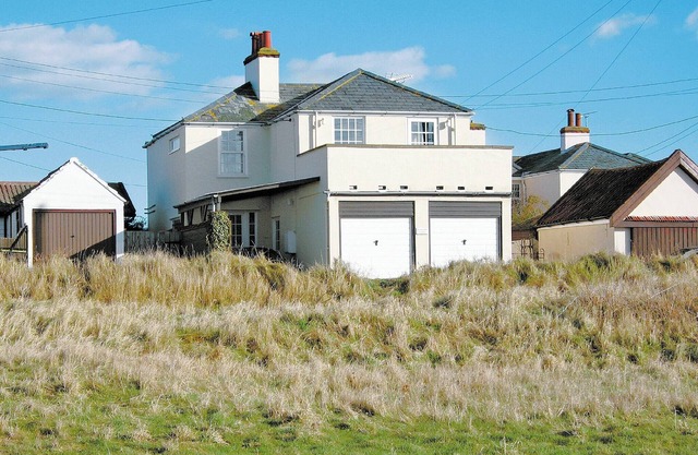 3 bedroom accommodation in Felixstowe Ferry