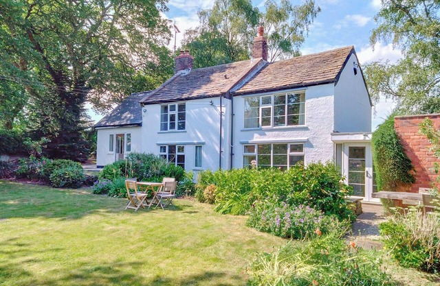 3 bedroom accommodation in Heath, near Chesterfield