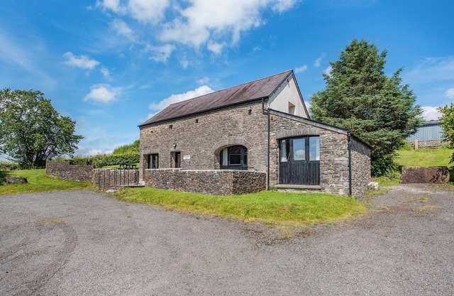 3 bedroom accommodation in Trapp, near Llandeilo