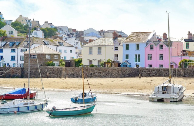 3 bedroom accommodation in Ilfracombe