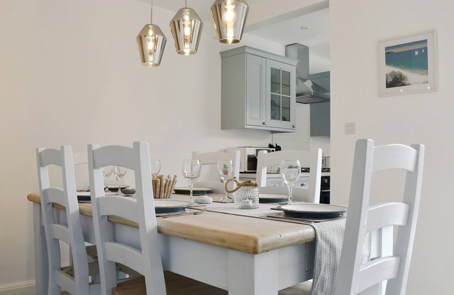 3 bedroom accommodation in Lowestoft