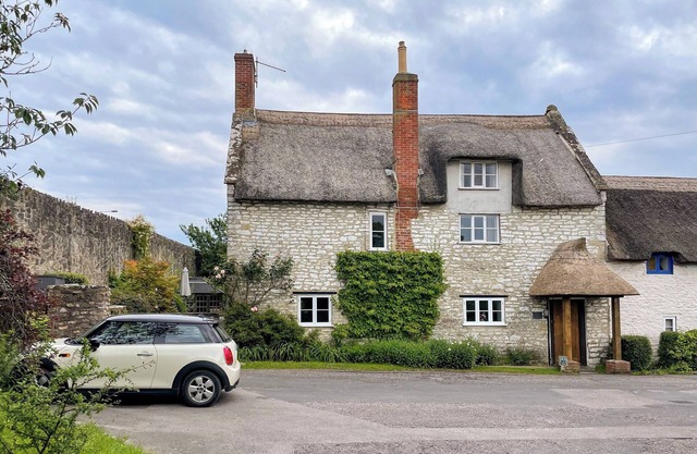3 bedroom accommodation in Bridport