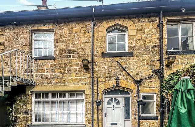 3 bedroom accommodation in Utley, near Haworth