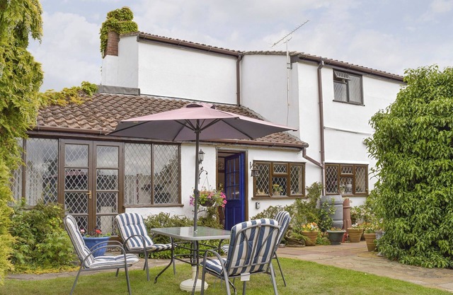 3 bedroom accommodation in Oulton Broad, near Lowestoft