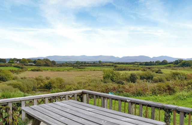 3 bedroom accommodation in Llanbedrgoch, near Benllech