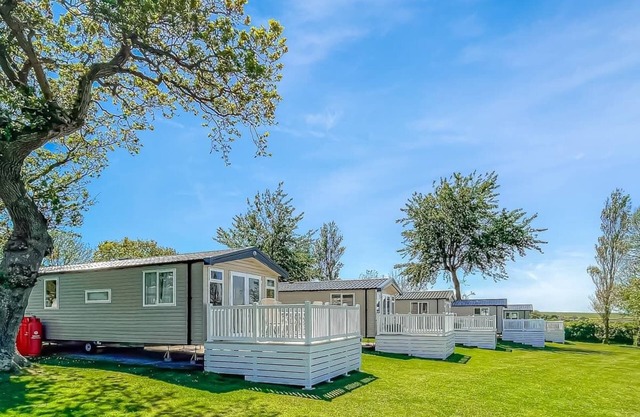 3 bedroom accommodation in Newbridge, Nr Yarmouth