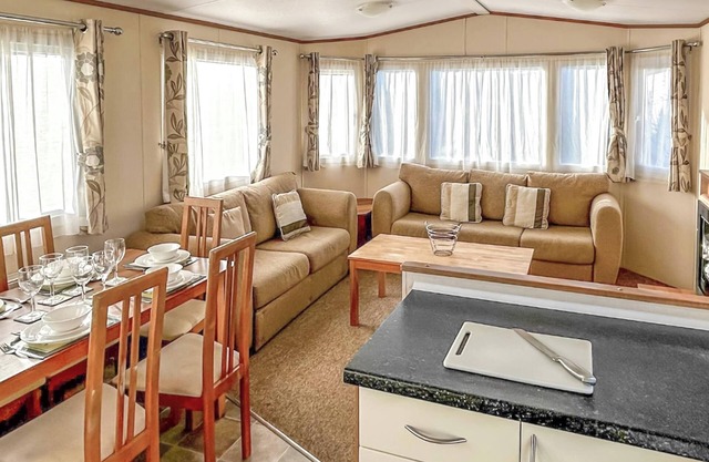 3 bedroom accommodation in Newbridge, Nr Yarmouth