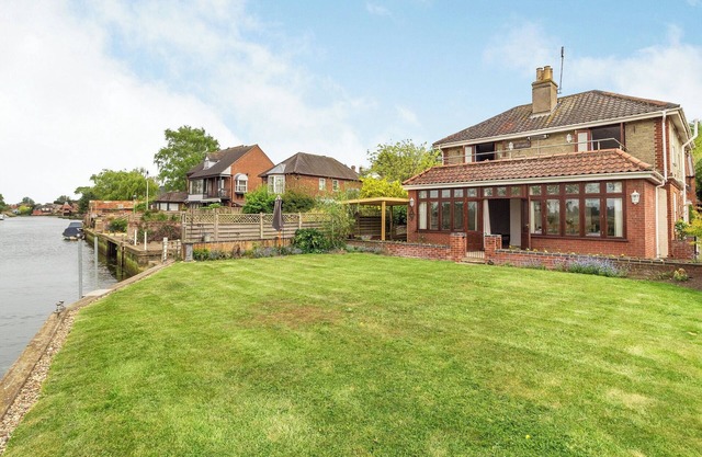 3 bedroom accommodation in Beccles